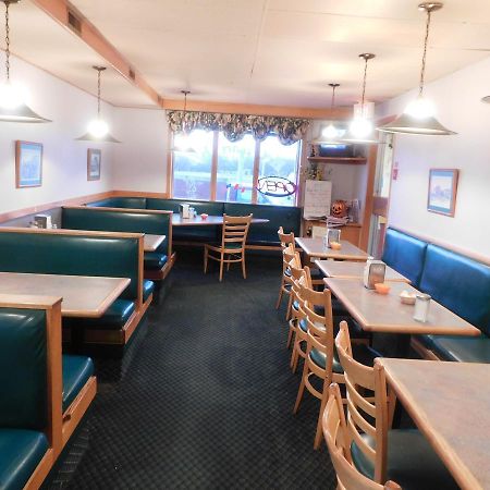 Casey'S Inn Lac du Bonnet Bagian luar foto