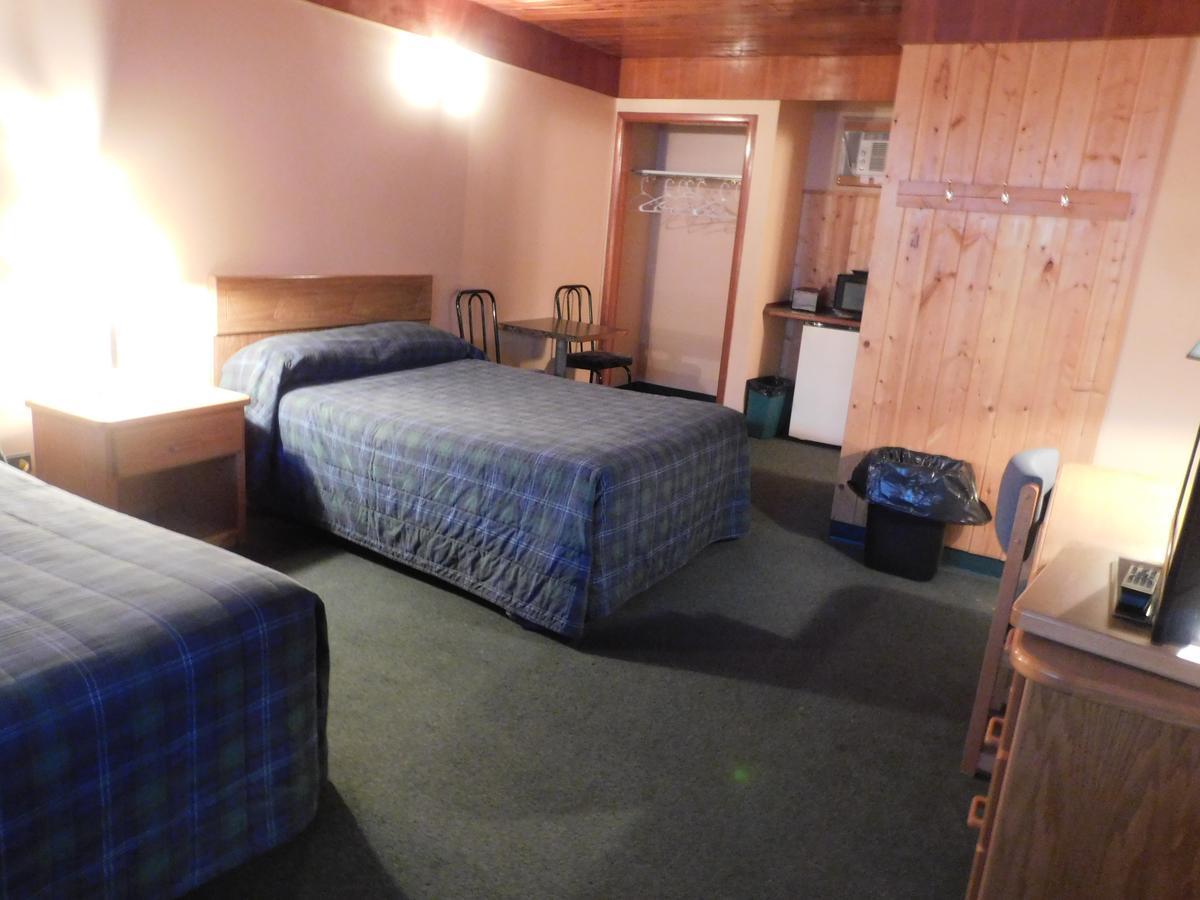 Casey'S Inn Lac du Bonnet Bagian luar foto