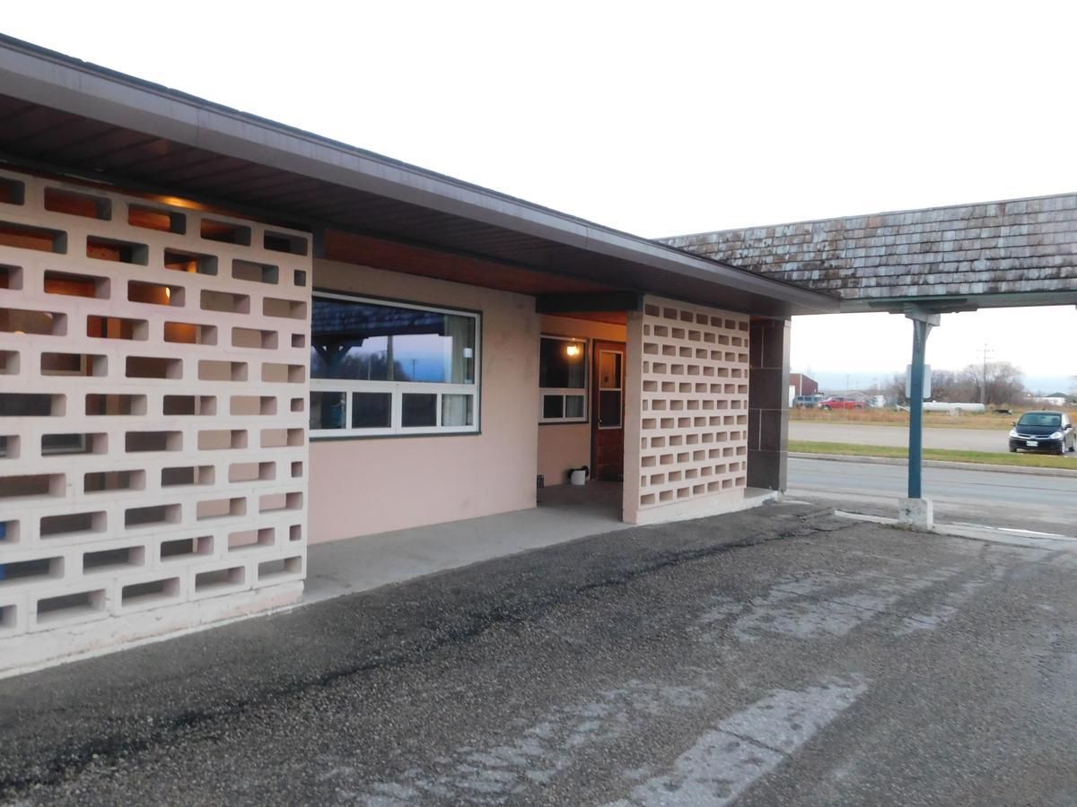 Casey'S Inn Lac du Bonnet Bagian luar foto