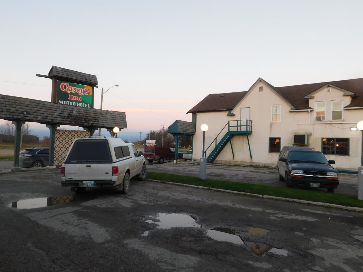 Casey'S Inn Lac du Bonnet Bagian luar foto